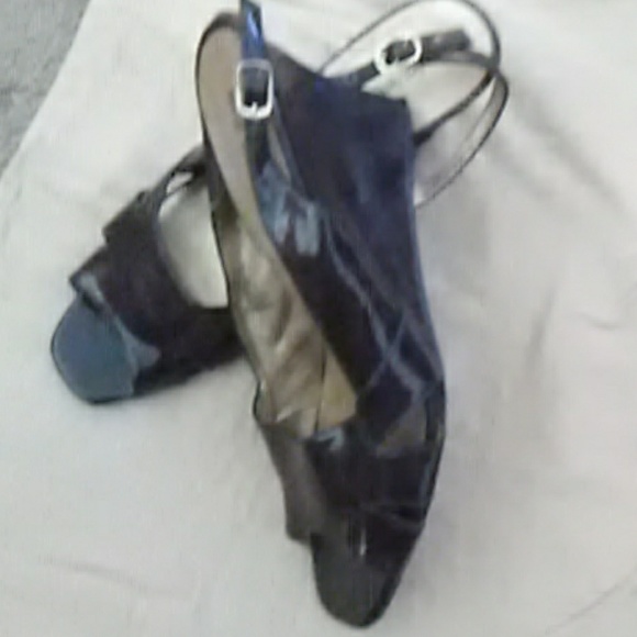 Sandles - Picture 2 of 2